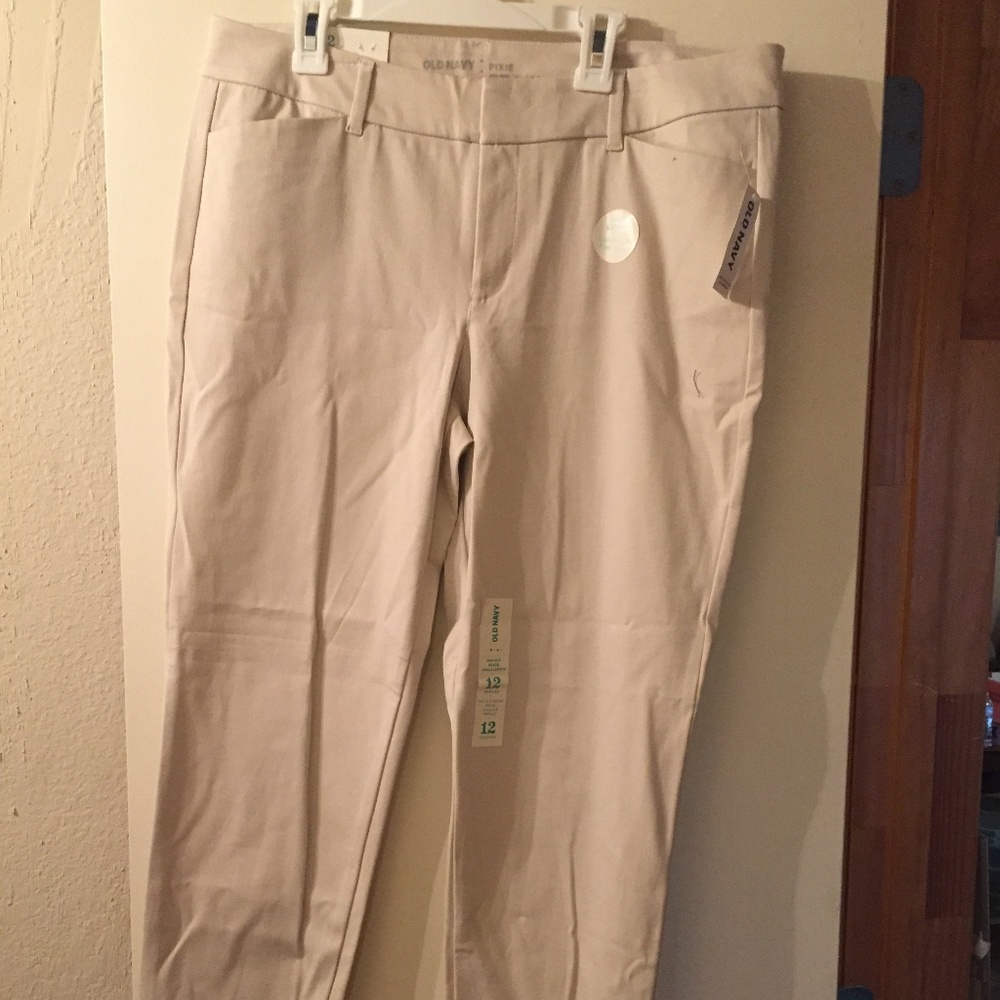 NWT Old Navy Cream Pixie Pants